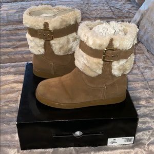 Guess Medium Brown fur boots